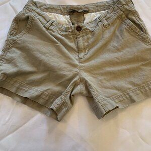 North Face Ladies Shorts 4 Outdoor beige khaki color